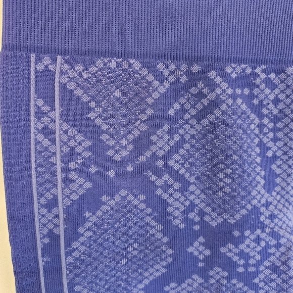 EUC Lululemon Ebb To Street Snake Print Leggings Sapphire Blue Size 4 - Picture 5 of 16